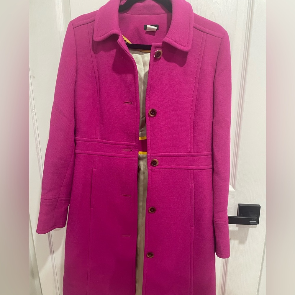 J. Crew lady coat magenta size 6 runs small lady collar 94% wool - Picture 3 of 8